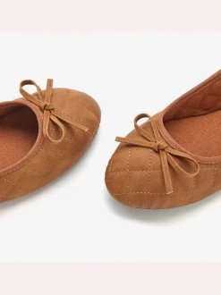 Ballerines classiques à la coupe arrondie avec nœuds