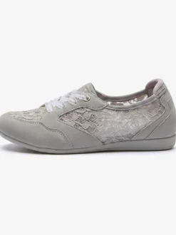 Baskets chaussures de loisirs tendance avec dentelle pour un look personnalisé