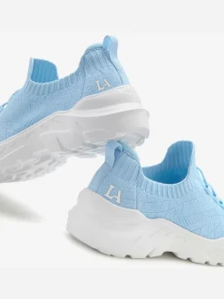Baskets coupe similaire à celle d'une chaussette pour un confort optimal : elles épousent parfaitement le pied et sont particulièrement légères et confortables