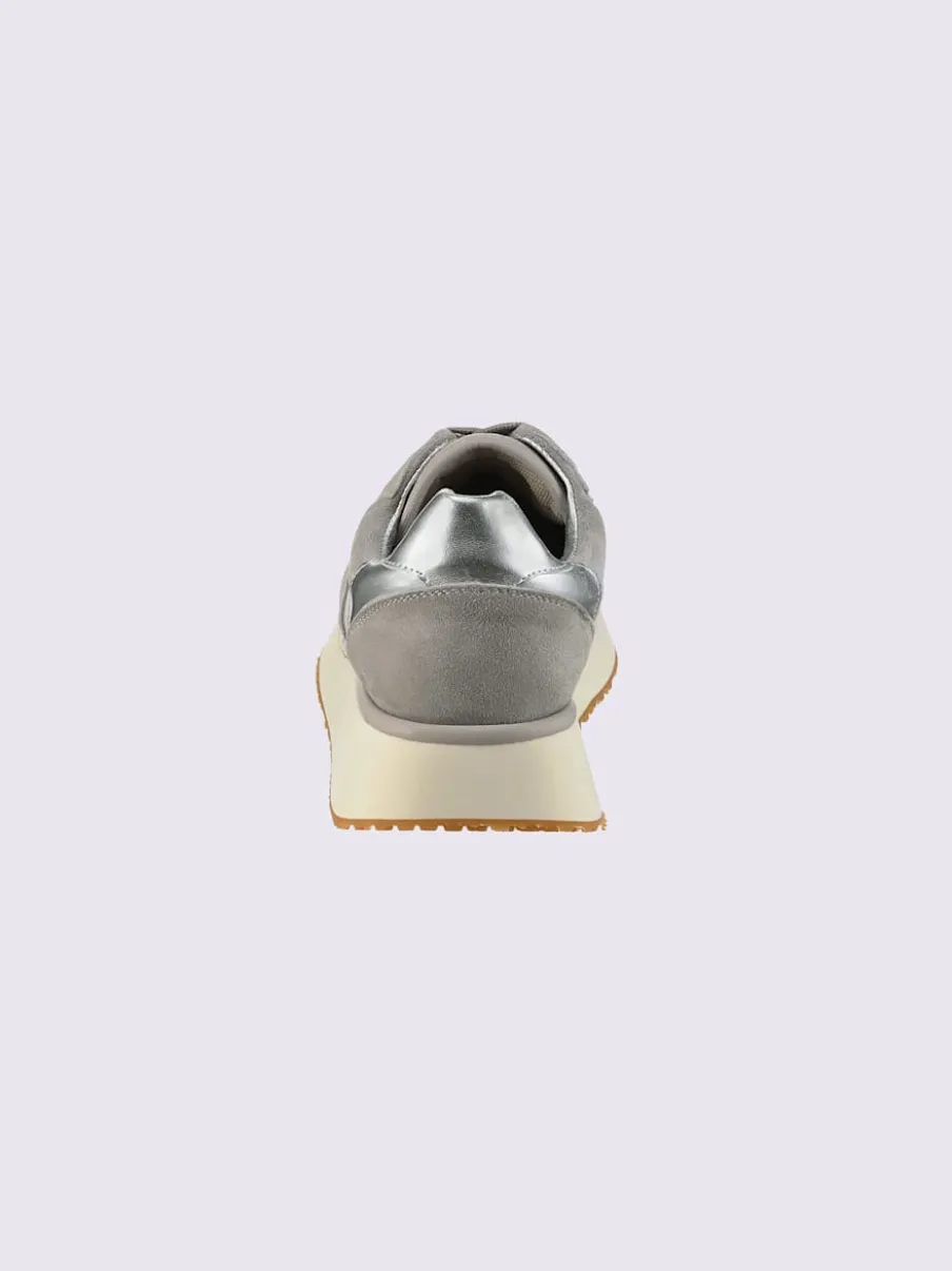 Baskets cuir velours de vache.