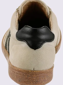 Baskets cuir velours de vache.