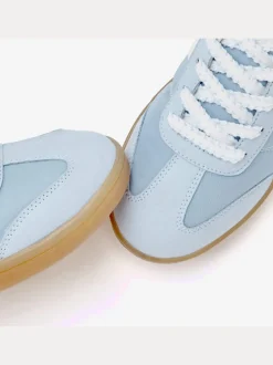 Baskets design tendance et sportif