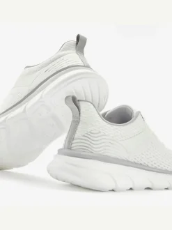 Baskets légères et confortables en maille délicate avec talon légèrement rembourré pour un confort optimal