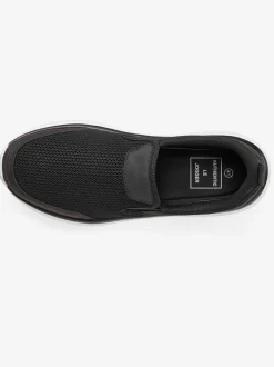 Baskets sneakers basiques confortables à enfiler avec talon légèrement rembourré pour un confort optimal