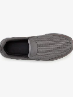 Baskets sneakers basiques confortables à enfiler avec talon légèrement rembourré pour un confort optimal
