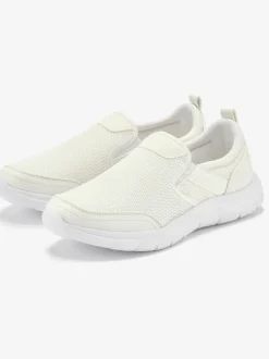Baskets sneakers basiques confortables à enfiler avec talon légèrement rembourré pour un confort optimal