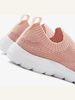 Baskets sneakers basiques qui épousent parfaitement le pied grâce au textile doux