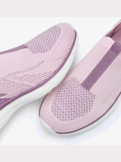 Baskets sneakers d'été légères qui épousent parfaitement le pied grâce au textile doux
