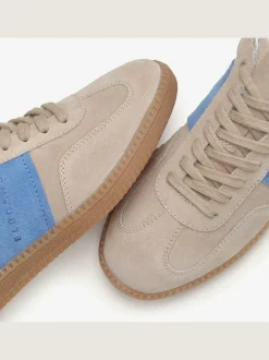 Baskets sneakers en cuir doux et de qualité avec doublure en textile douce, confortables à porter