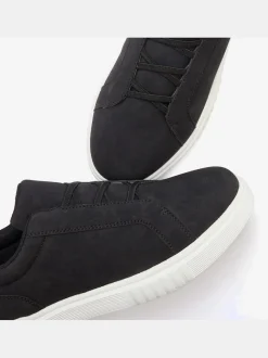 Baskets sneakers à enfiler tendance et confortables avec talon rembourré et semelle légère