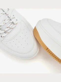 Baskets sneakers modernes avec semelle compensée légère
