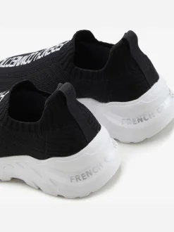 Baskets sneakers qui épousent parfaitement le pied grâce à la matière textile douce très confortable