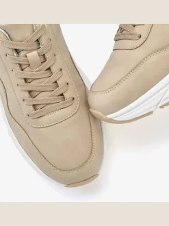 Baskets sneakers sportives avec contrefort rembourré pour un confort absolu
