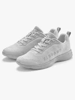 Baskets sneakers sportives et légères à enfiler, très confortables grâce au talon légèrement rembourré