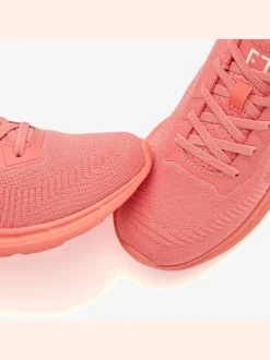 Baskets sneakers sportives et légères à enfiler, très confortables grâce au talon légèrement rembourré