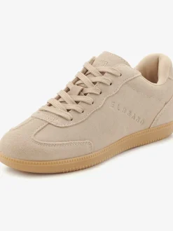 Baskets sneakers tendance en cuir velours de qualité, très confortables grâce au talon légèrement rembourré