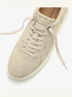 Baskets sneakers tendance en cuir velours doux de qualité, particulièrement confortables à porter