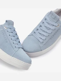 Baskets sneakers tendance et confortables en cuir de qualité, fabriquées au portugal