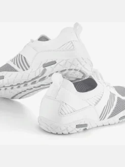 Baskets très agréables à porter grâce à la semelle flexible et ultra-légère, qui vous donne l'impression de marcher pieds nus