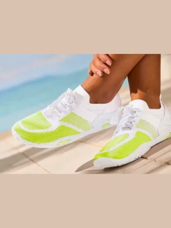 Baskets très agréables à porter grâce à la semelle flexible et ultra-légère, qui vous donne l'impression de marcher pieds nus