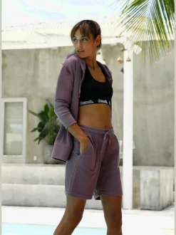 Bermuda confortable avec poches plaquées et ceinture élastique