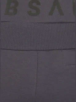 Bermudas en matière douce avec ceinture et poches pratiques