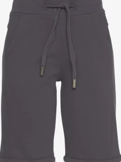 Bermudas en matière douce avec ceinture et poches pratiques