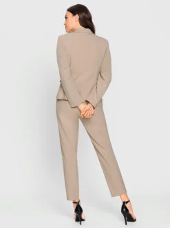 Blazer cintré avec pantalon à poches et couture structurante
