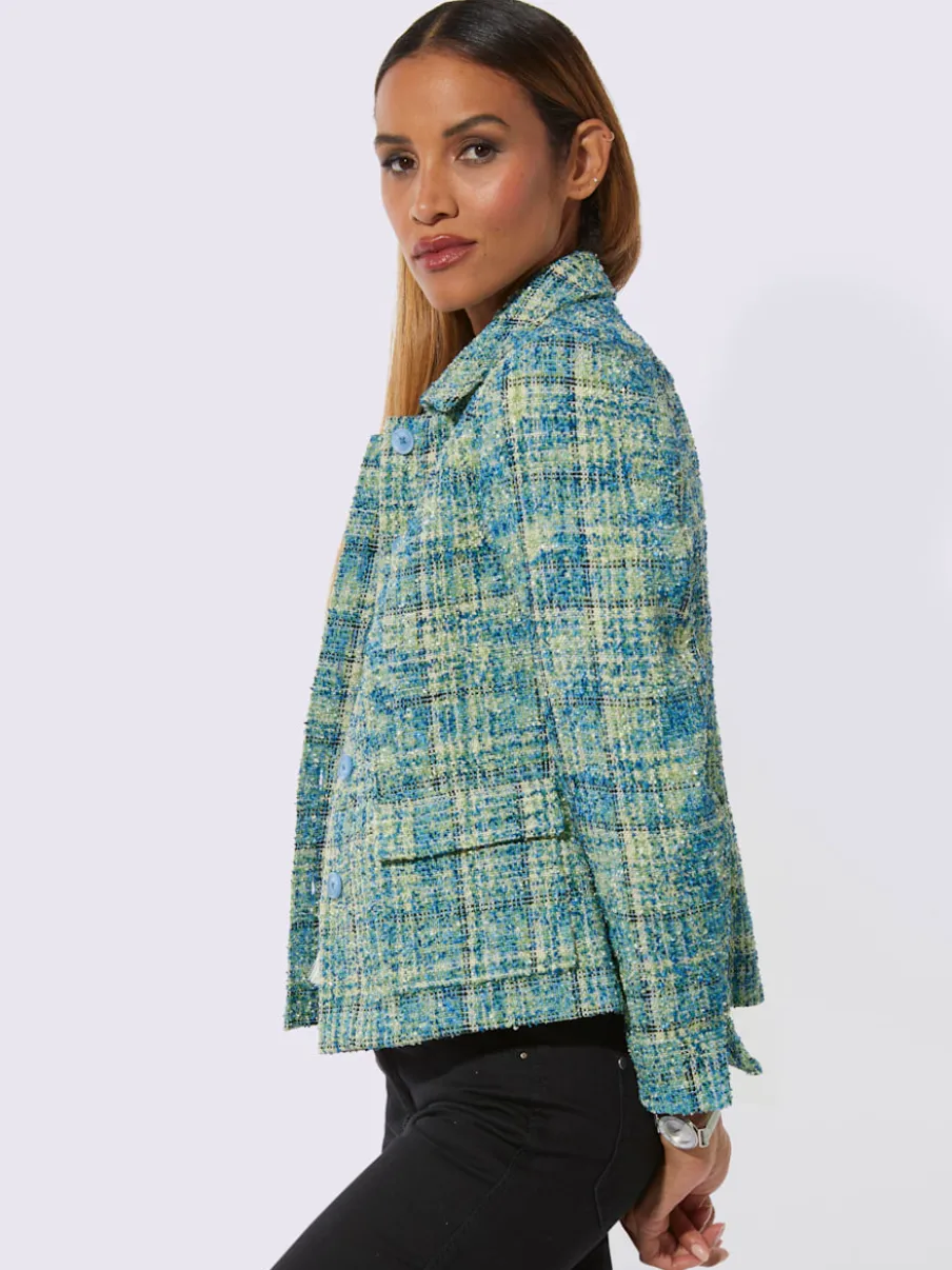 Blazers bouclés avec col chemise et manches longues.