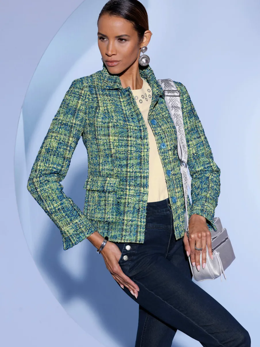 Blazers bouclés avec col chemise et manches longues.