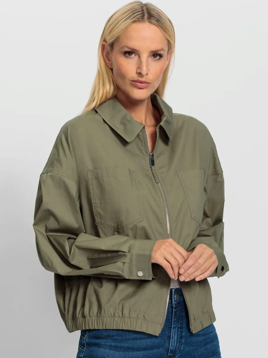 Blousons style sportif avec poches et col chemise