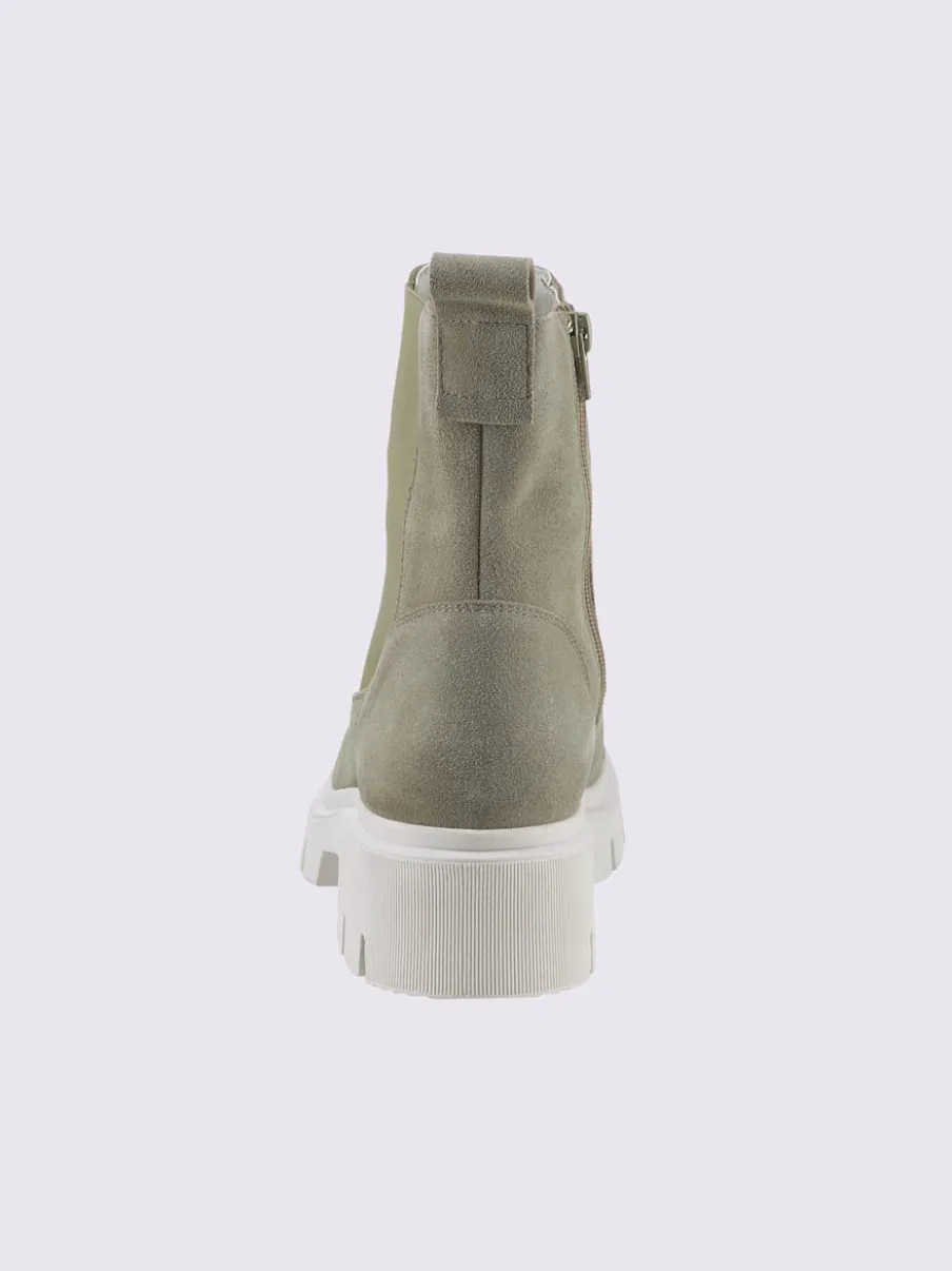 Bottines cuir velours de vache.