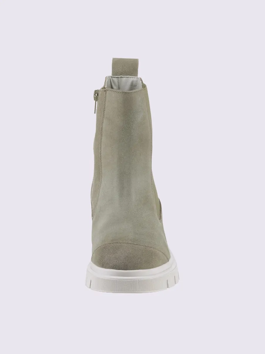Bottines cuir velours de vache.