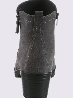 Bottines cuir velours de vache.