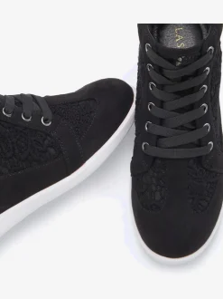 Bottines sneakers élégantes avec empiècement en dentelle tendance