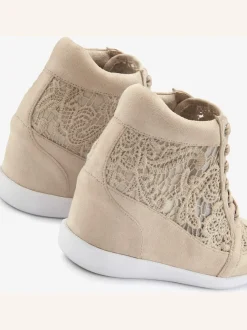 Bottines sneakers élégantes avec empiècement en dentelle tendance