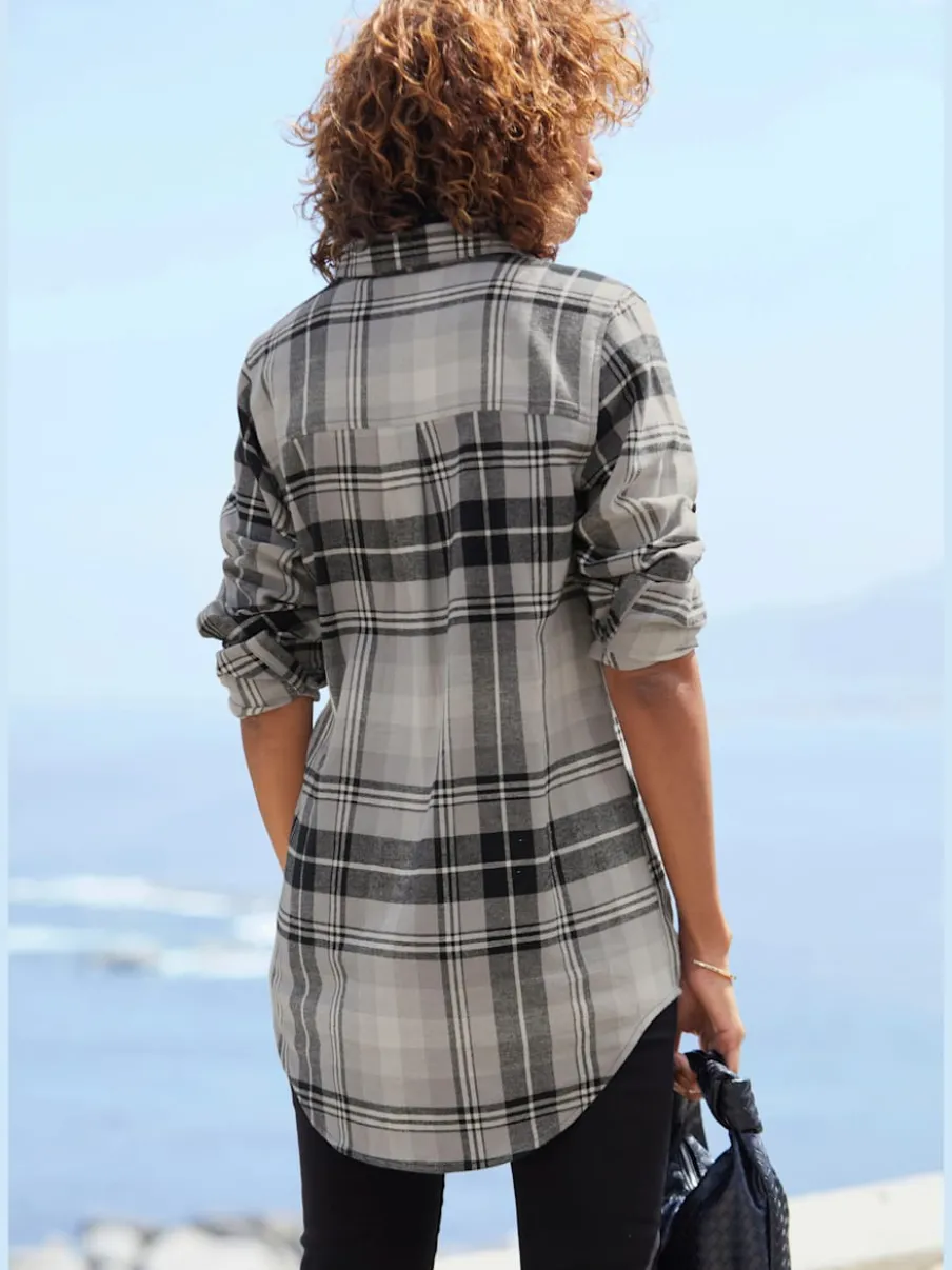 Chemisier à carreaux avec col chemise et manches longues