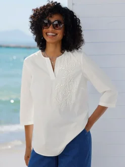 Chemisier en coton léger avec broderie florale et manches 3/4
