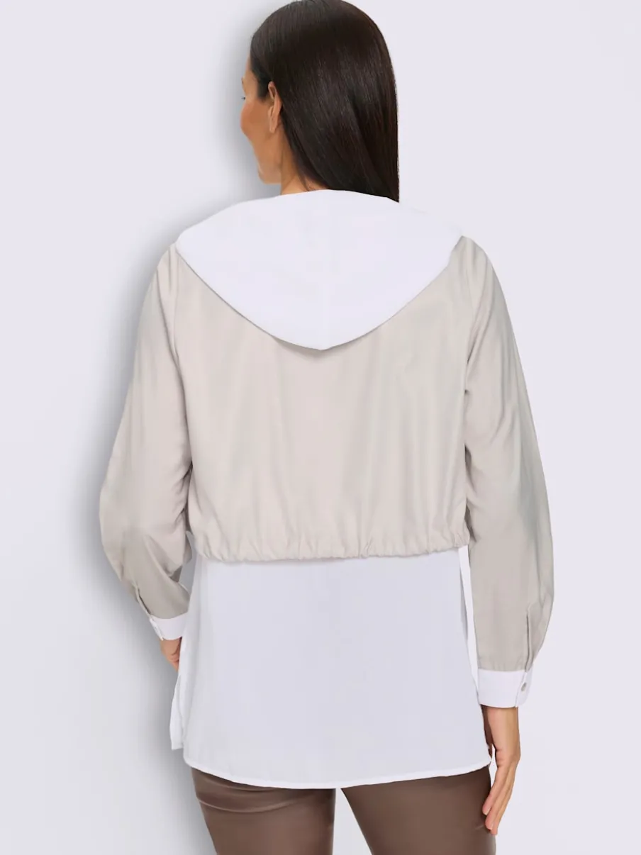 Chemisier long à capuche avec manches longues et patte de boutonnage