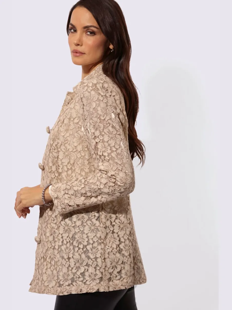 Chemisier long en dentelle avec col chemise et boutons recouverts