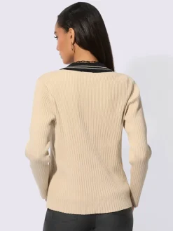 Ensemble deux pièces en tricot avec col contrasté