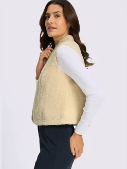 Gilet imitation fourrure fermeture crochet discrète