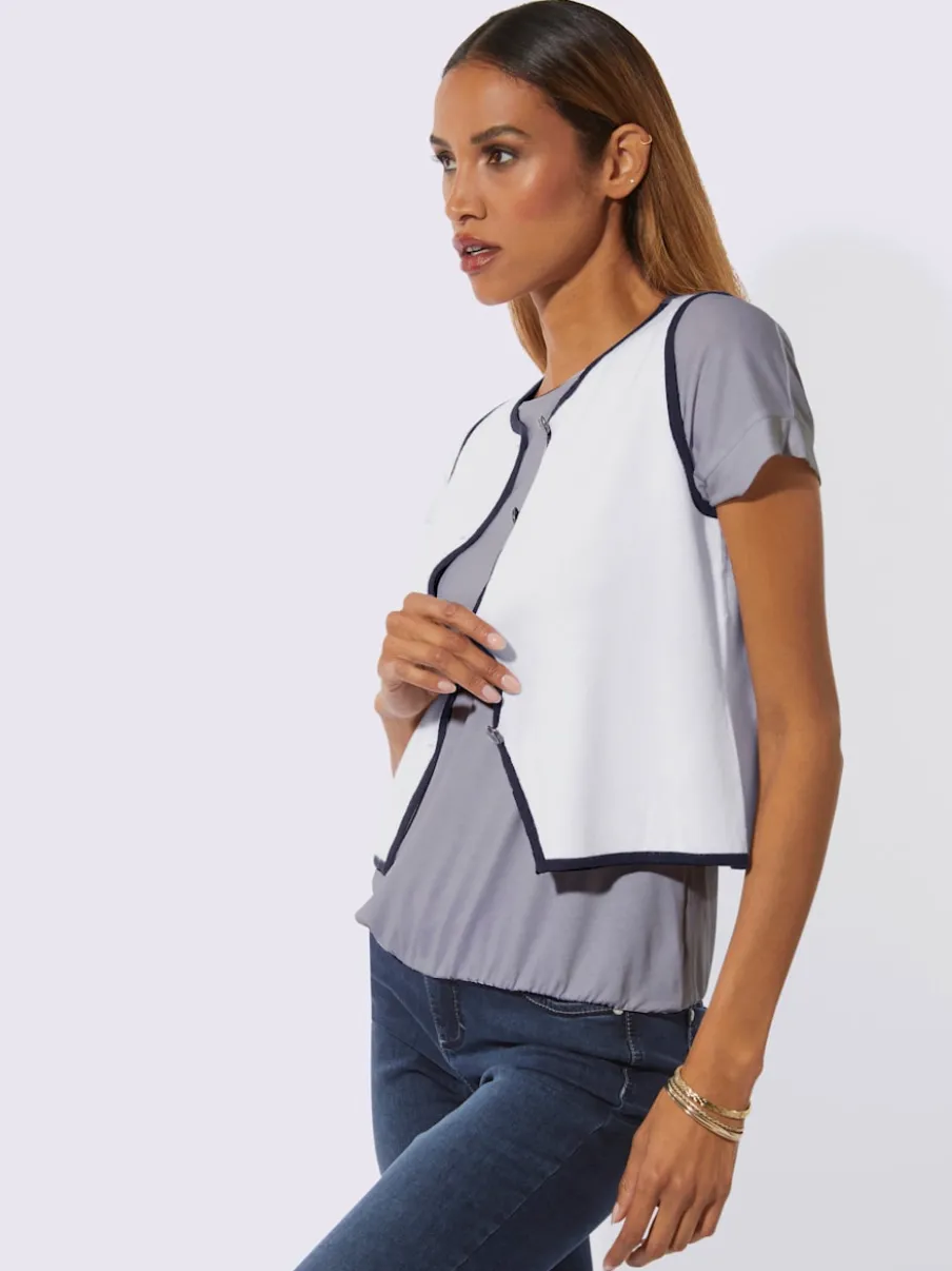 Gilets en tricot doux avec rayures et boutons décoratifs