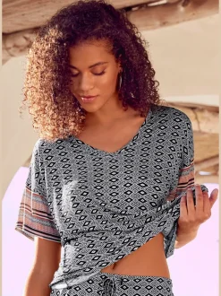 Haut de pyjama t-shirt avec motif ethnique