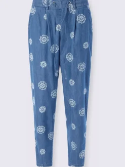 Jean avec broderie florale et poches latérales confortables
