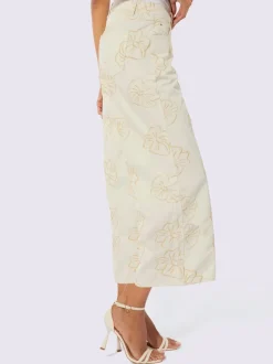 Jean 7/8 avec broderie florale et jambes larges décontractées