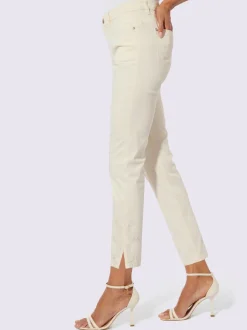 Jean 7/8 avec broderies et dentelle au bas de jambes