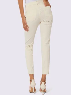 Jean 7/8 avec broderies et dentelle au bas de jambes