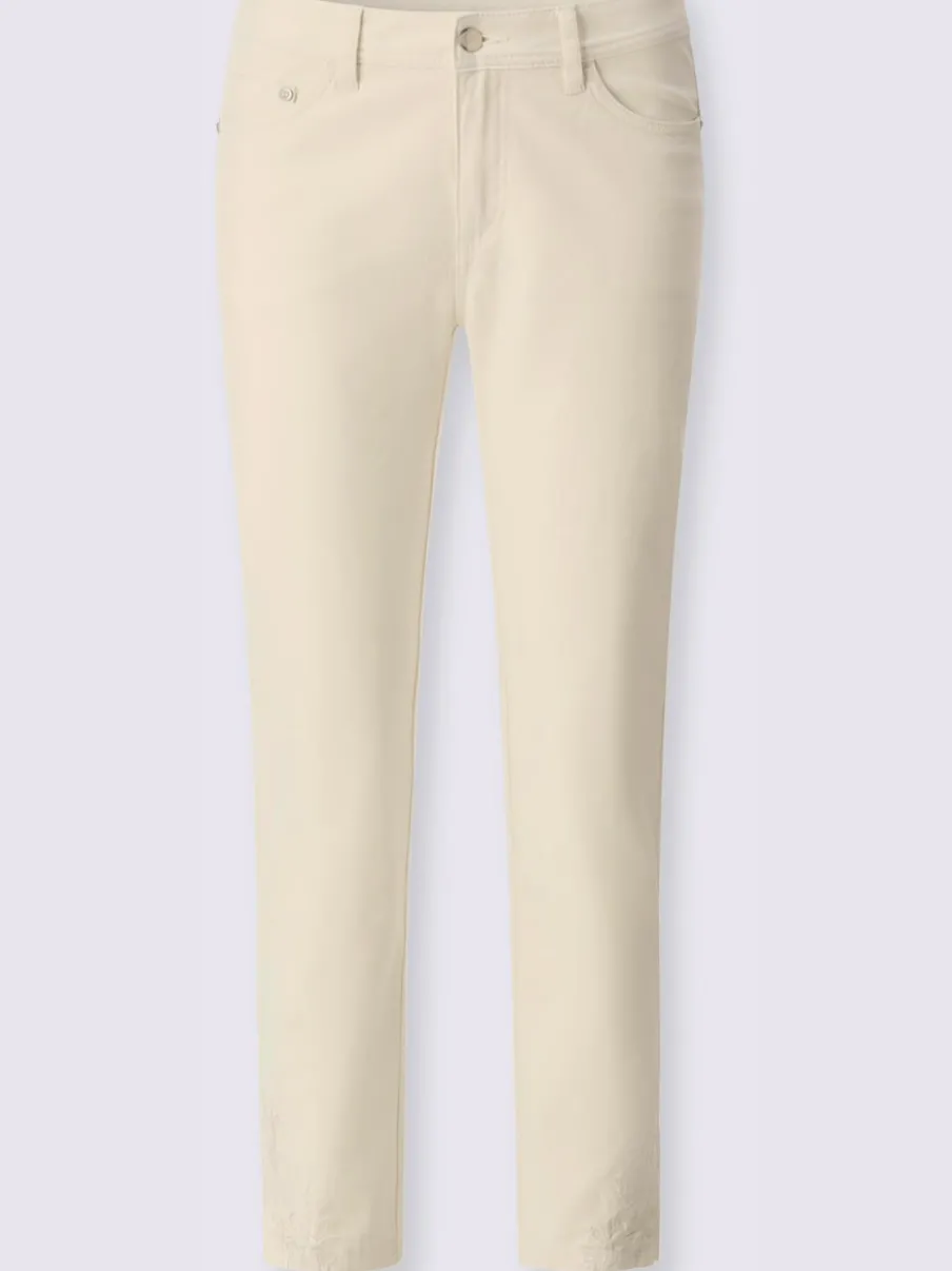 Jean 7/8 avec broderies et dentelle au bas de jambes
