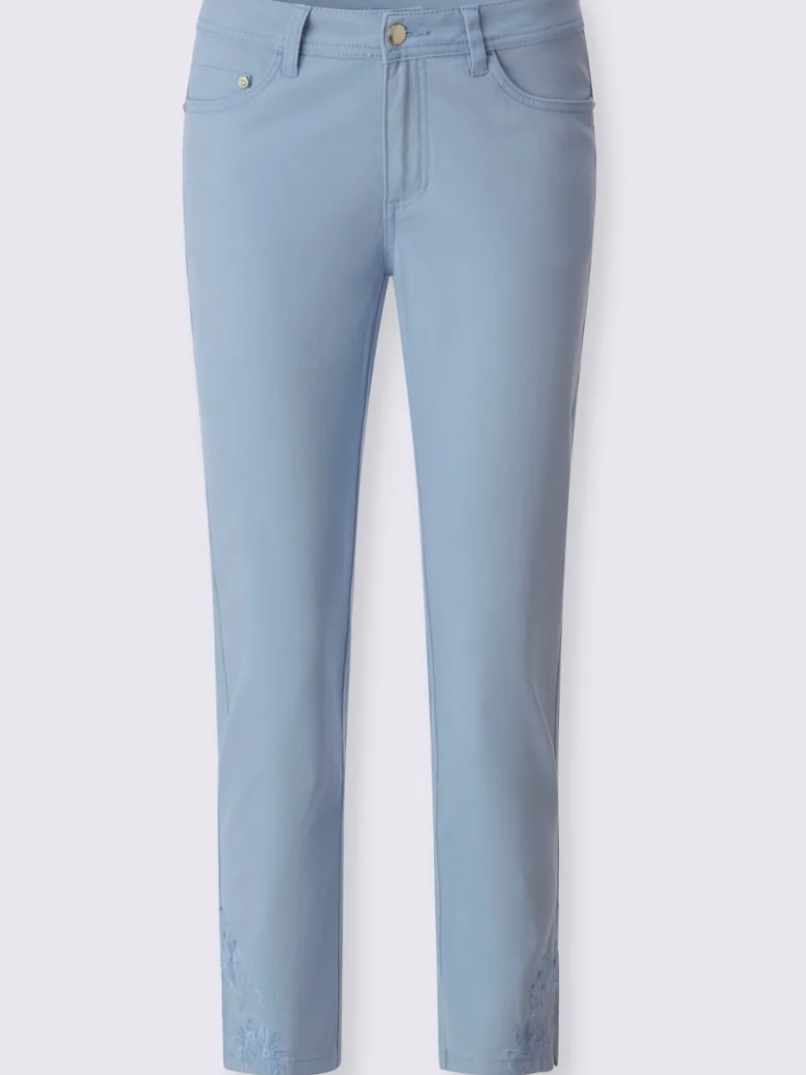 Jean 7/8 avec broderies et dentelle au bas de jambes